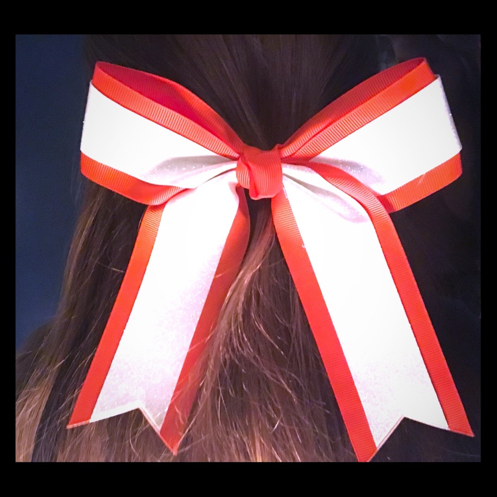 Cheer bow